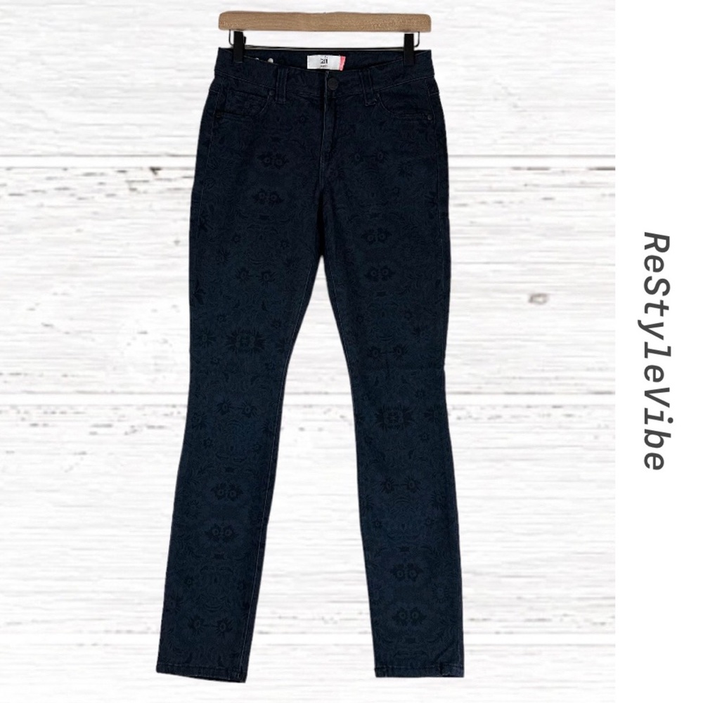 CABI Women’s Size 4 Denim Jeans Curvy Skinny Style Patterned Floral Lace Stretch